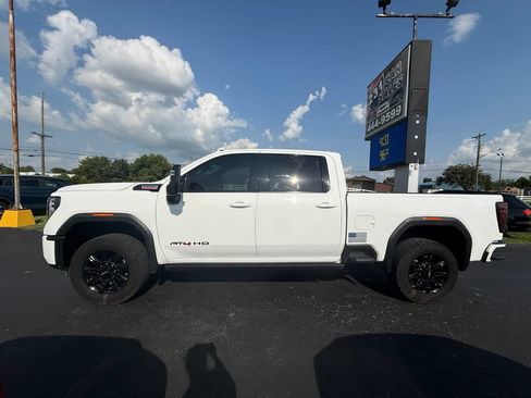 Used 2024 GMC Sierra 2500 AT4 w/ AT4 Premium Plus Package AWD/4WD image 7