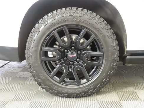 Used 2023 GMC Yukon XL AT4 w/ AT4 Premium Plus Package image 34