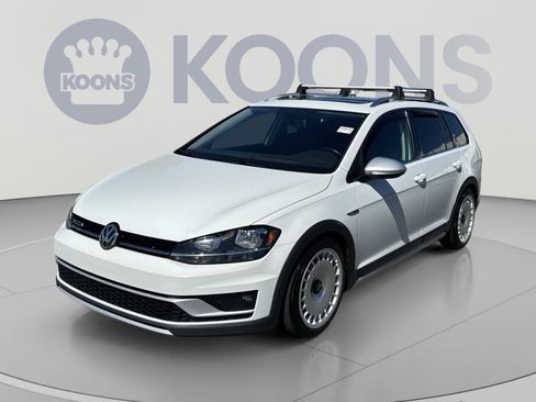 Used 2019 Volkswagen Golf Alltrack SE AWD/4WD image 1