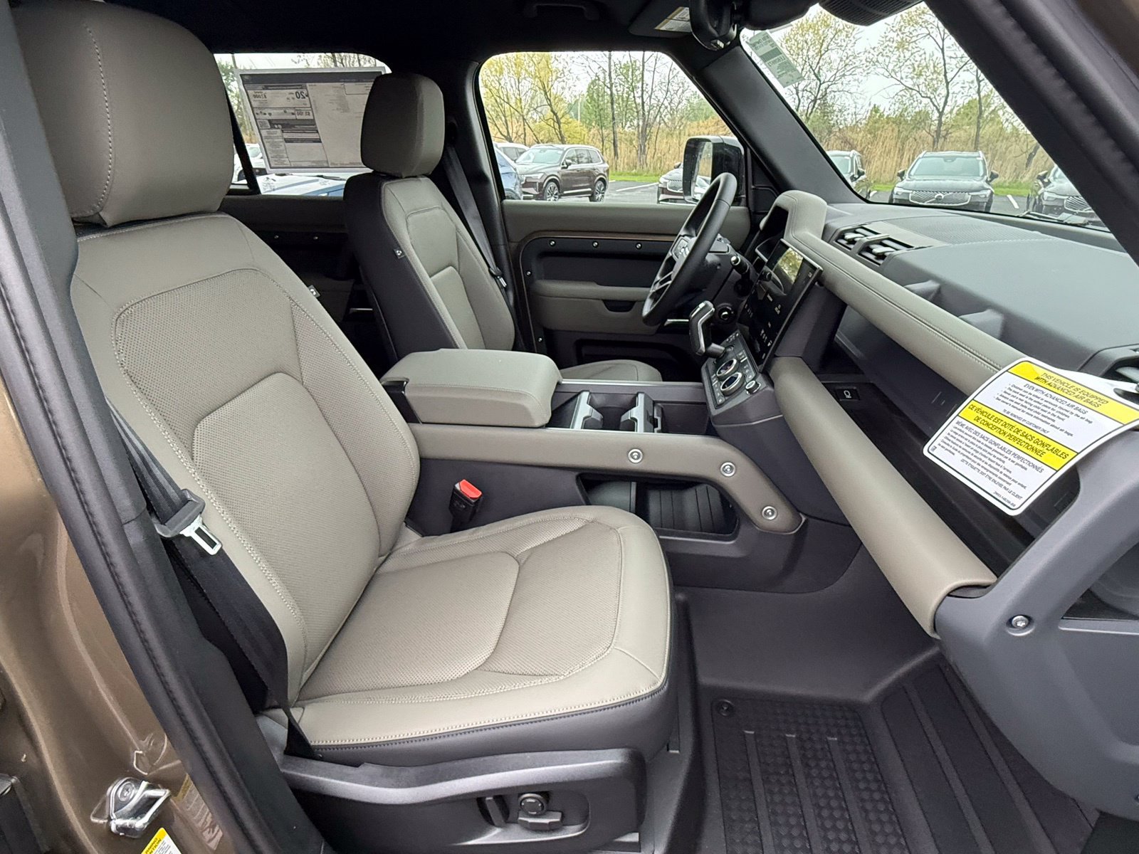 New 2026 Land Rover Defender 110 X-Dynamic SE AWD/4WD image 19