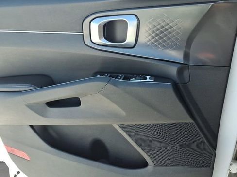 Used 2024 Kia Sorento S image 20