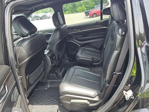 Used 2024 Jeep Grand Cherokee L Limited AWD/4WD image 10