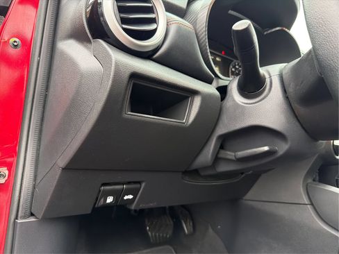 Used 2020 Nissan Versa SR w/ Convenience Package FWD image 19