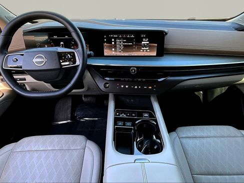 Used 2025 Nissan Murano Platinum w/ Cargo Package image 7