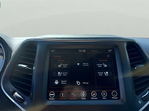 Used 2019 Jeep Cherokee Trailhawk AWD/4WD image 20