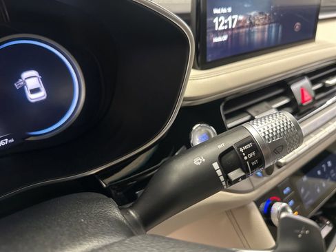 Used 2026 Genesis G70 2.5T image 13