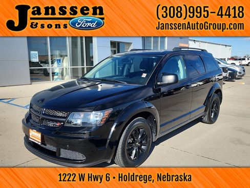 Used 2020 Dodge Journey SE w/ SE Popular Equipment Group image 2