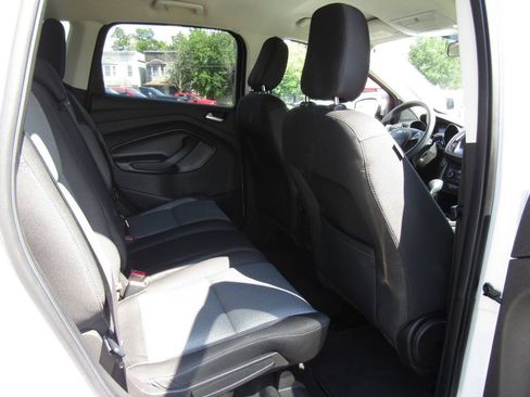 Used 2019 Ford Escape SE AWD/4WD image 25