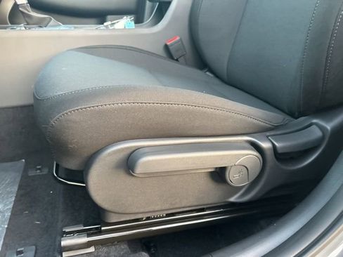 New 2026 Hyundai Kona SE image 12