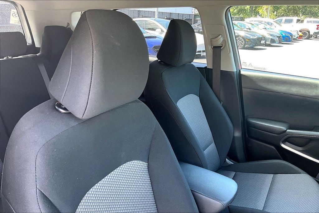 Used 2025 Kia Soul LX w/ LX Technology Package FWD image 29