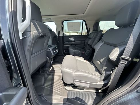 New 2026 Ford Expedition Active image 29