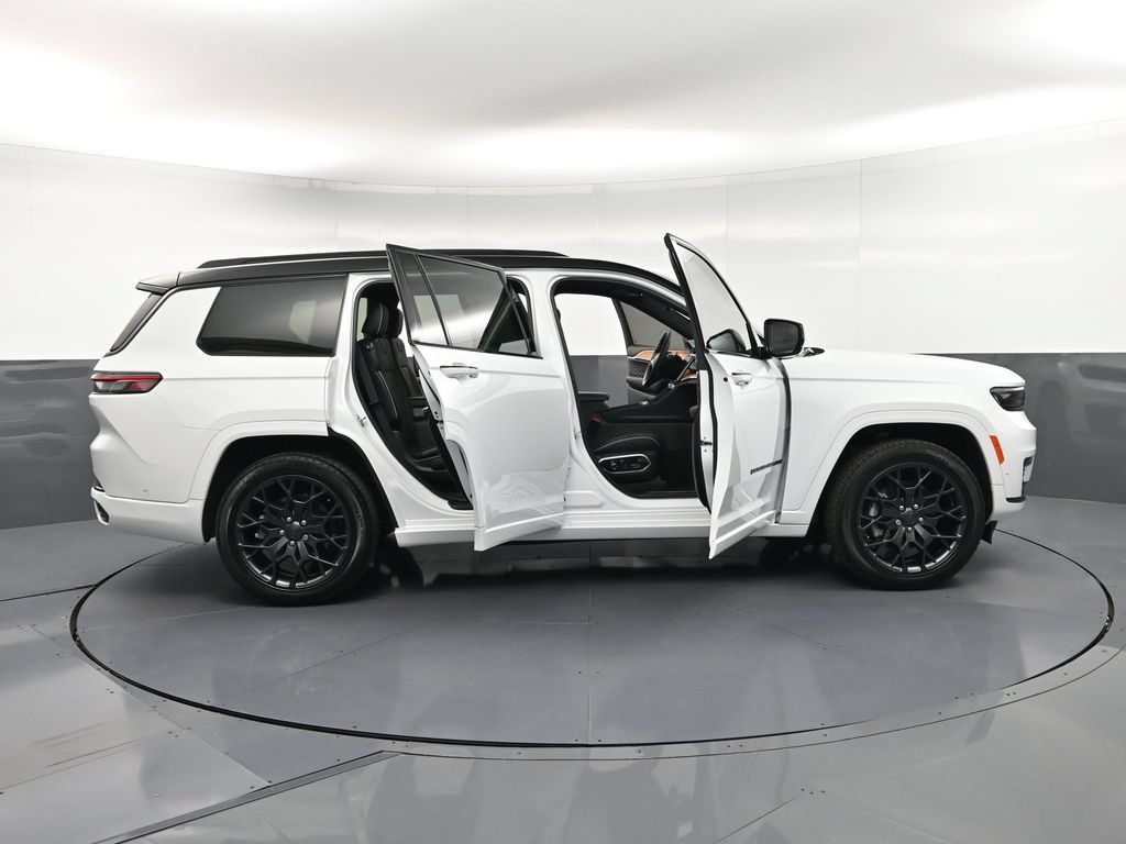 Used 2025 Jeep Grand Cherokee L Summit AWD/4WD image 41