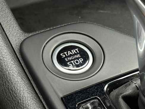 Used 2025 Nissan Sentra S image 17