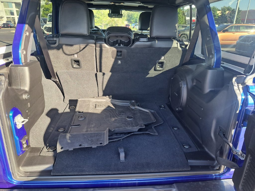 Used 2019 Jeep Wrangler Unlimited Sahara AWD/4WD image 29