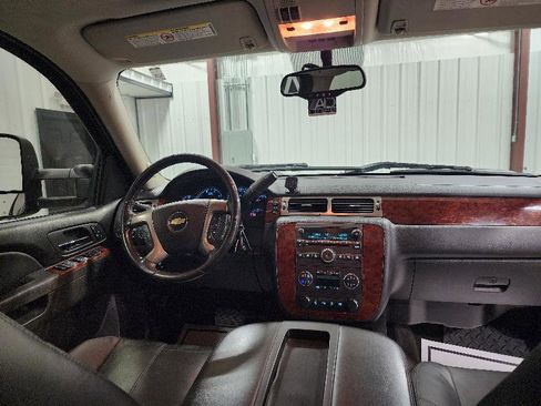 Used 2011 Chevrolet Silverado 2500 LTZ w/ LTZ Plus Package image 11