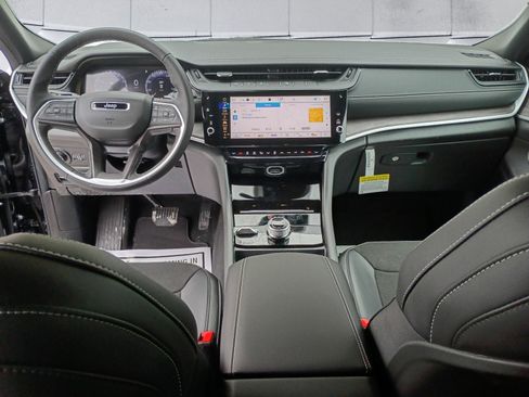 New 2026 Jeep Grand Cherokee Altitude AWD/4WD image 11