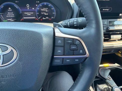 Used 2025 Toyota Grand Highlander AWD Hybrid image 17