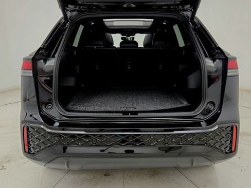 Used 2025 Volkswagen Tiguan SE R-Line AWD/4WD image 25