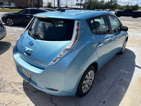 Used 2015 Nissan Leaf S w/ Charge Package FWD image 4