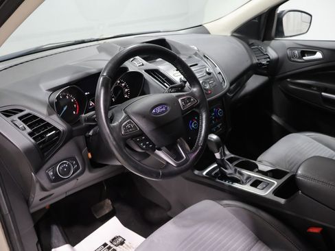 Used 2017 Ford Escape SE w/ SE Sport Appearance Package AWD/4WD image 17