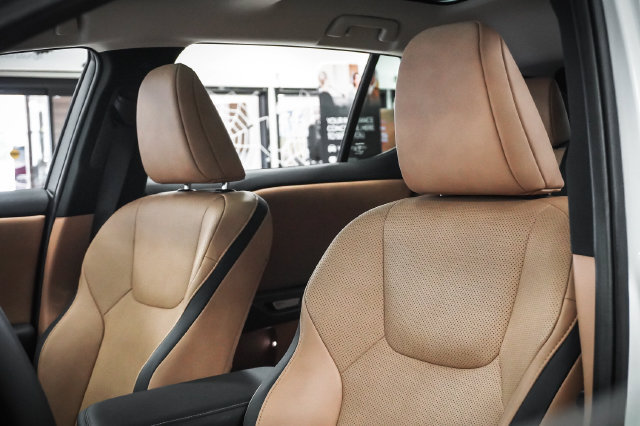Certified 2023 Lexus RZ 450e Premium w/ Technology Package AWD/4WD image 10