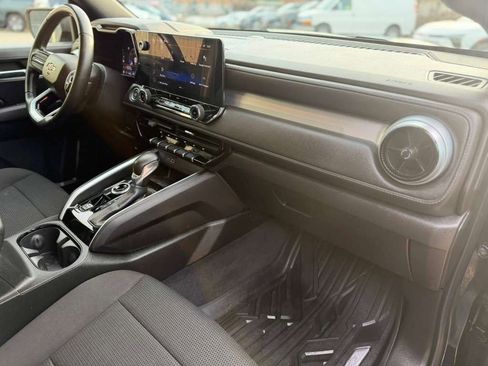 Used 2023 Chevrolet Colorado LT image 16