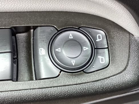 Used 2023 Chevrolet Equinox LS w/ LS Convenience Package AWD/4WD image 39
