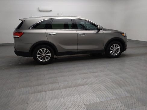 Used 2018 Kia Sorento FWD image 10