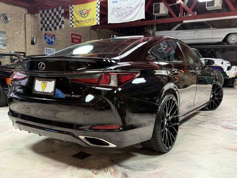 Used 2019 Lexus ES 350 F Sport w/ Accessory Package FWD image 2
