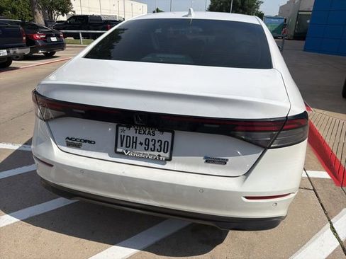Used 2025 Honda Accord Touring image 6