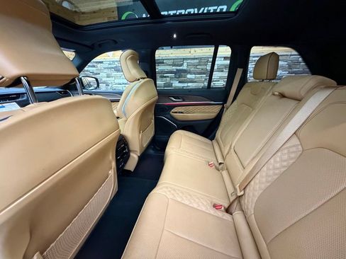 Used 2023 Jeep Grand Cherokee Summit w/ Luxury Tech Group V AWD/4WD image 46