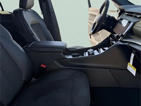 New 2026 Jeep Grand Cherokee Altitude image 26