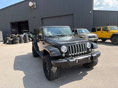 Used 2016 Jeep Wrangler Unlimited Sahara w/ Connectivity Group AWD/4WD image 6