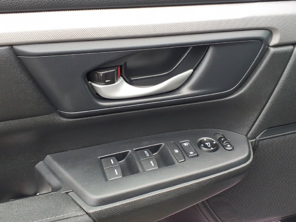 Used 2019 Honda CR-V LX image 4