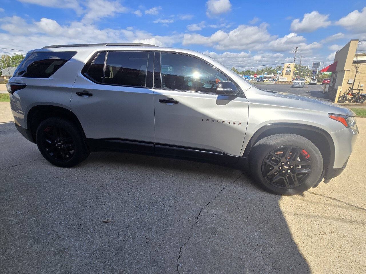 Used 2019 Chevrolet Traverse Premier w/ Redline Edition FWD image 5