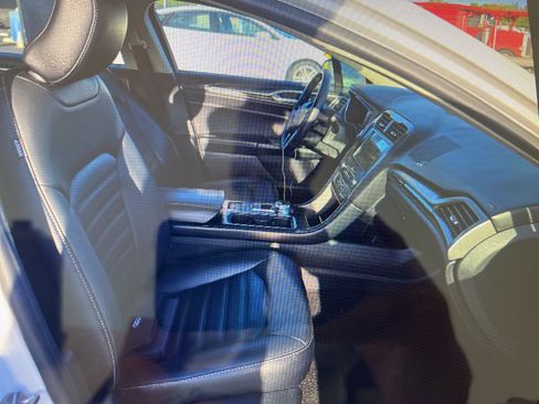 Used 2018 Ford Fusion SE w/ Equipment Group 602A image 10