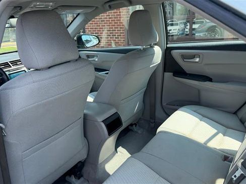 Used 2016 Toyota Camry LE FWD image 15