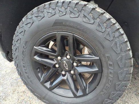 Used 2019 Chevrolet Silverado 1500 Custom Trail Boss image 11