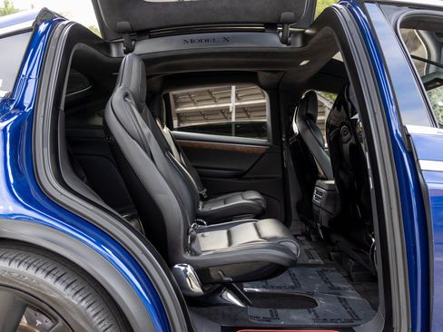 Used 2016 Tesla Model X 70D image 41