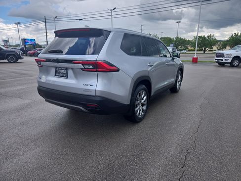 Used 2024 Toyota Grand Highlander Limited image 5