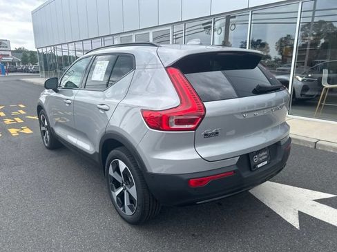 Certified 2025 Volvo XC40 B5 Plus AWD/4WD image 3