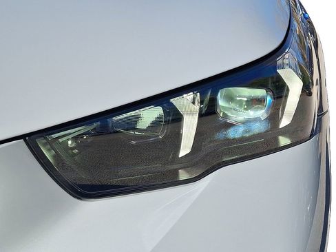 Used 2025 BMW 530i xDrive w/ M Sport Package image 10