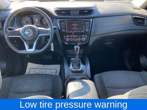 Used 2020 Nissan Rogue SV image 5