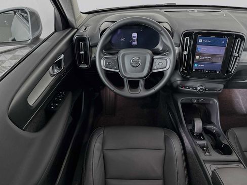 Used 2025 Volvo XC40 B5 Core w/ Protection Package Premier image 21