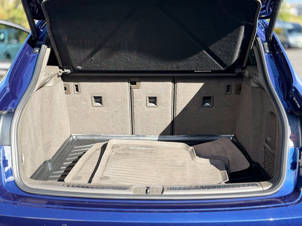 Used 2022 Porsche Macan AWD/4WD image 11