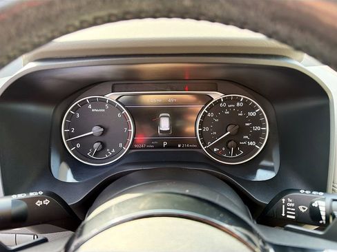 Used 2023 Nissan Rogue SL image 41