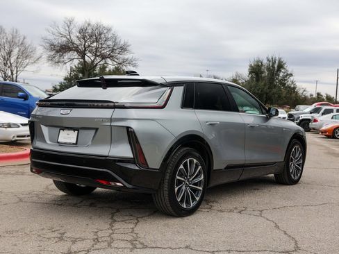 Used 2025 Cadillac Lyriq Sport image 4