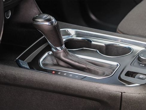 Used 2018 Chevrolet Traverse LT image 21