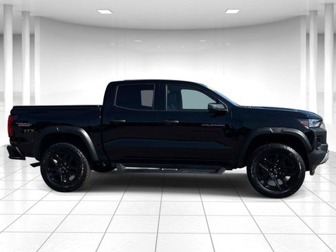 Used 2025 Chevrolet Colorado Trail Boss AWD/4WD image 8
