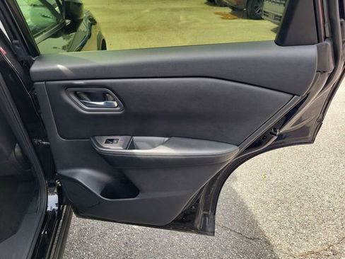 Used 2024 Nissan Rogue SV FWD image 33